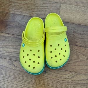 Women’s 10 crocs